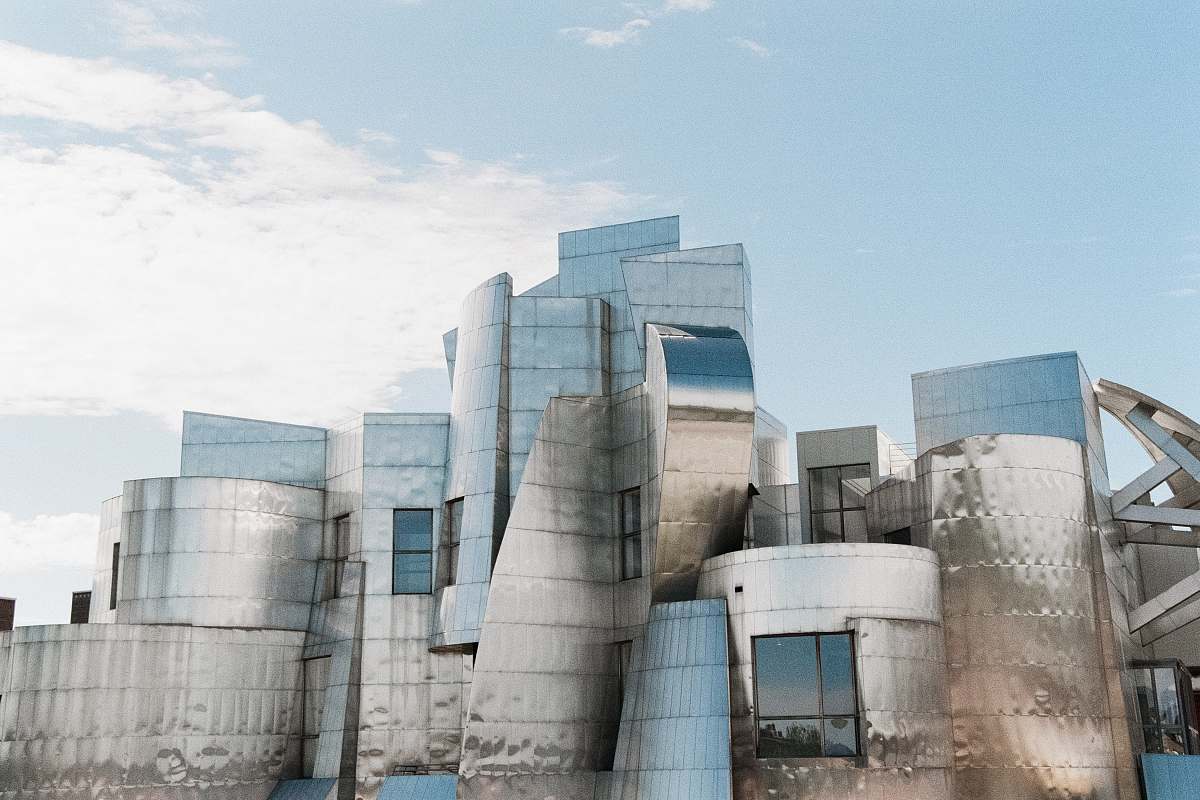 frederick r. weisman art museum blue and white concrete building under blue sky during daytime east river parkway